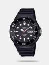 50-metre water resistance • Date display at 3 o'clock • A simple, easy-to-use design • Stainless steel band