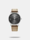 Add a tinge of subtlety to your look with this women's analog watch from the Stunners 3.0 collection by Fastrack. Encased in a 40.3 mm case, the green round dial features plain three hands and a crown for time adjustment. The stainless steel strap exudes a silver hue that accentuates the look of the watch. Moreover, it is fitted with a push button clasp to ensure a secure fit on the wrist.