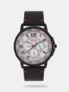 Give a modish look to your wrist by donning this men's analog watch from Helix. The blue round dial is operational on a quartz movement. It exhibits plain three hands and a crown for time adjustment. The stainless steel bracelet exudes a silver hue that accentuates the look of the watch.