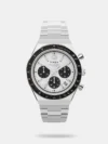 Amaze everyone around you by wearing this men's analog watch from Timex. The green round dial is protected by a mineral glass. It features chronograph and a crown for time adjustment. The leather strap comes in a brown hue that further elevates the look of the timekeeper. Besides, it is completed with a buckle clasp to ensure a secure fit on the wrist.