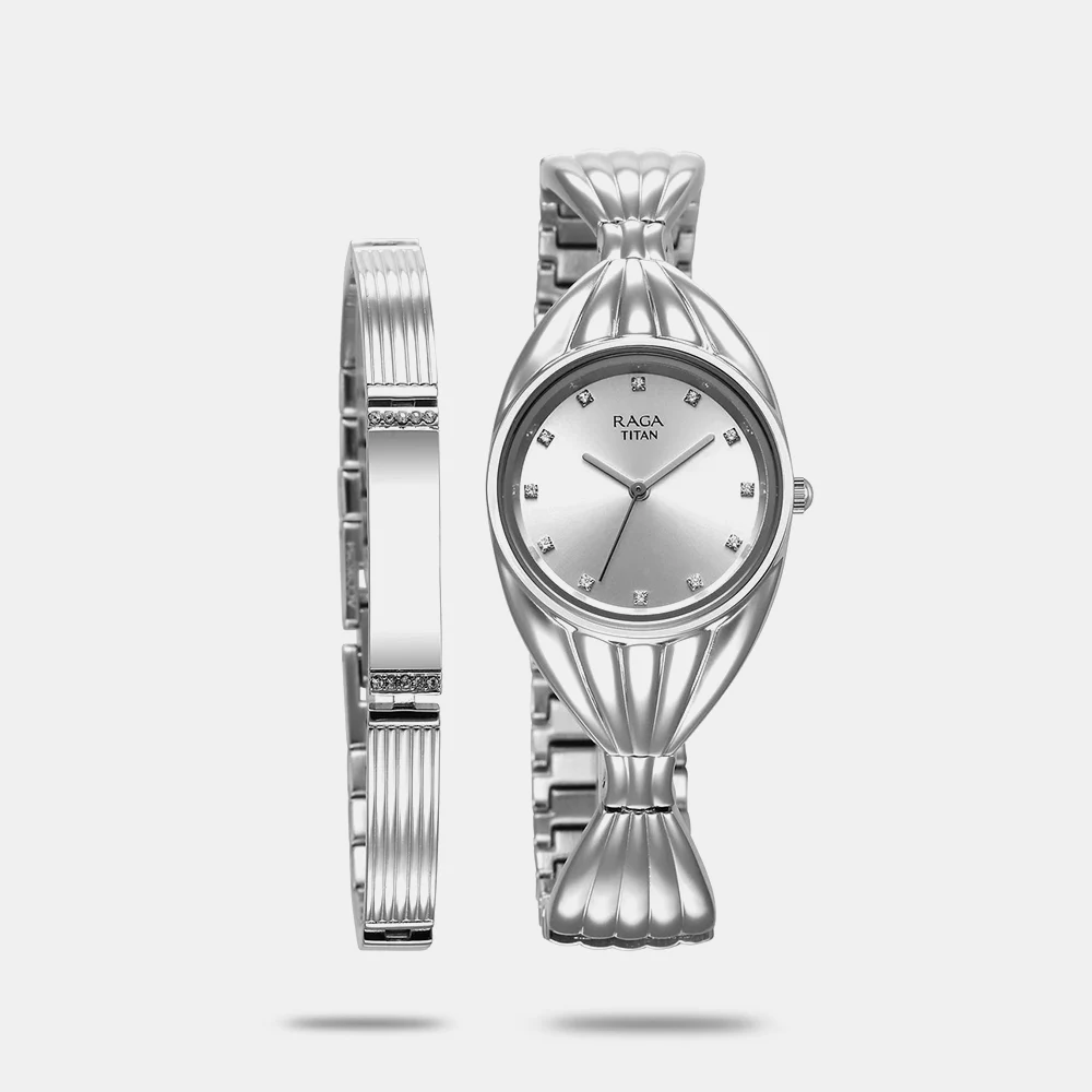 https://watchpalace.in/product/titan-raga-memoirs-quartz-analog-silver-dial-with-silver-metal-strap-watch-for-women-95254sm01f/ Titan Raga Memoirs Quartz Analog Silver Dial With Silver Metal Strap Watch For Women - 95254SM01F