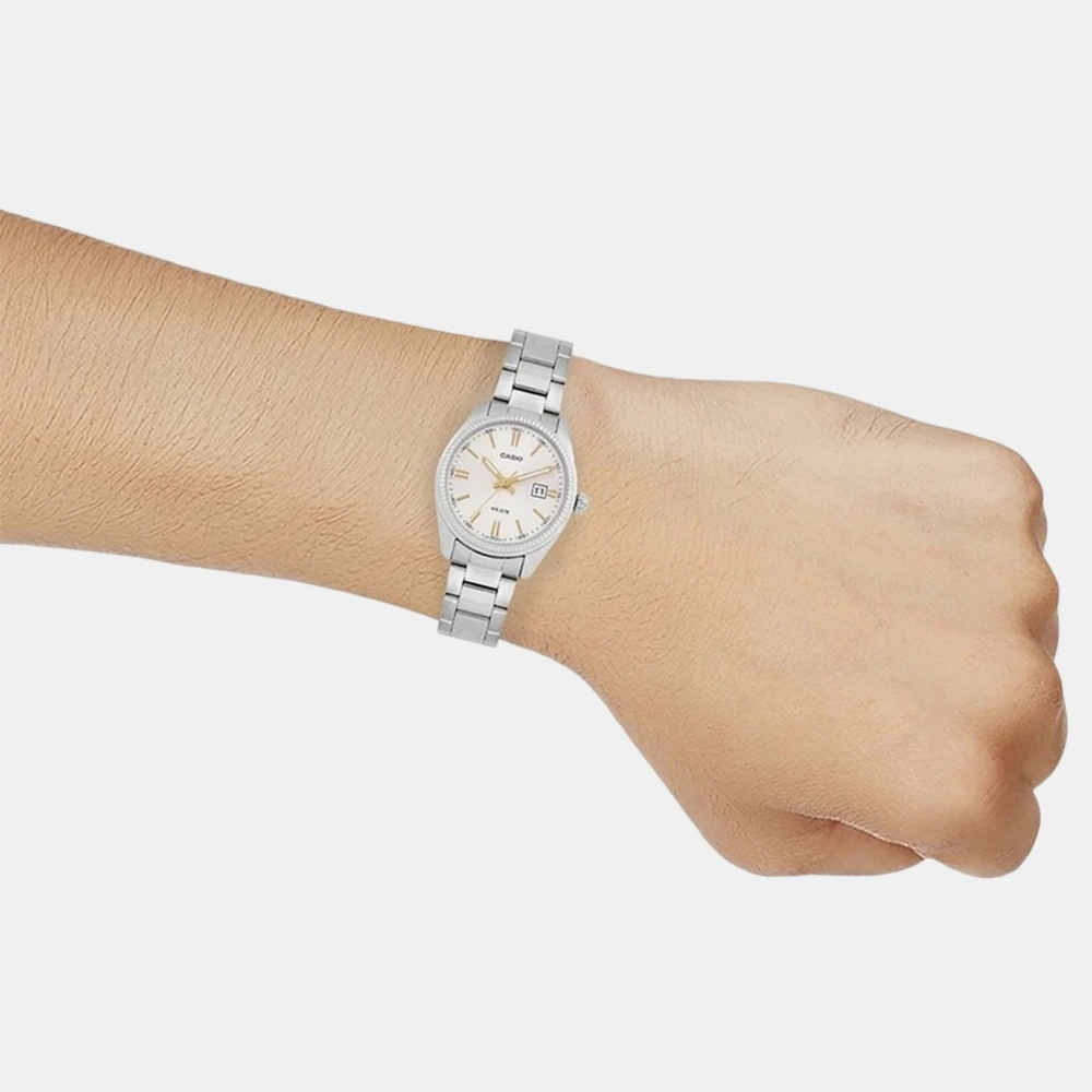 https://watchpalace.in/product/enticer-women-quartz-white-dial-analog-stainless-steel-watch-a475/ Enticer Women Quartz White Dial Analog Stainless Steel Watch A475 - Image 4